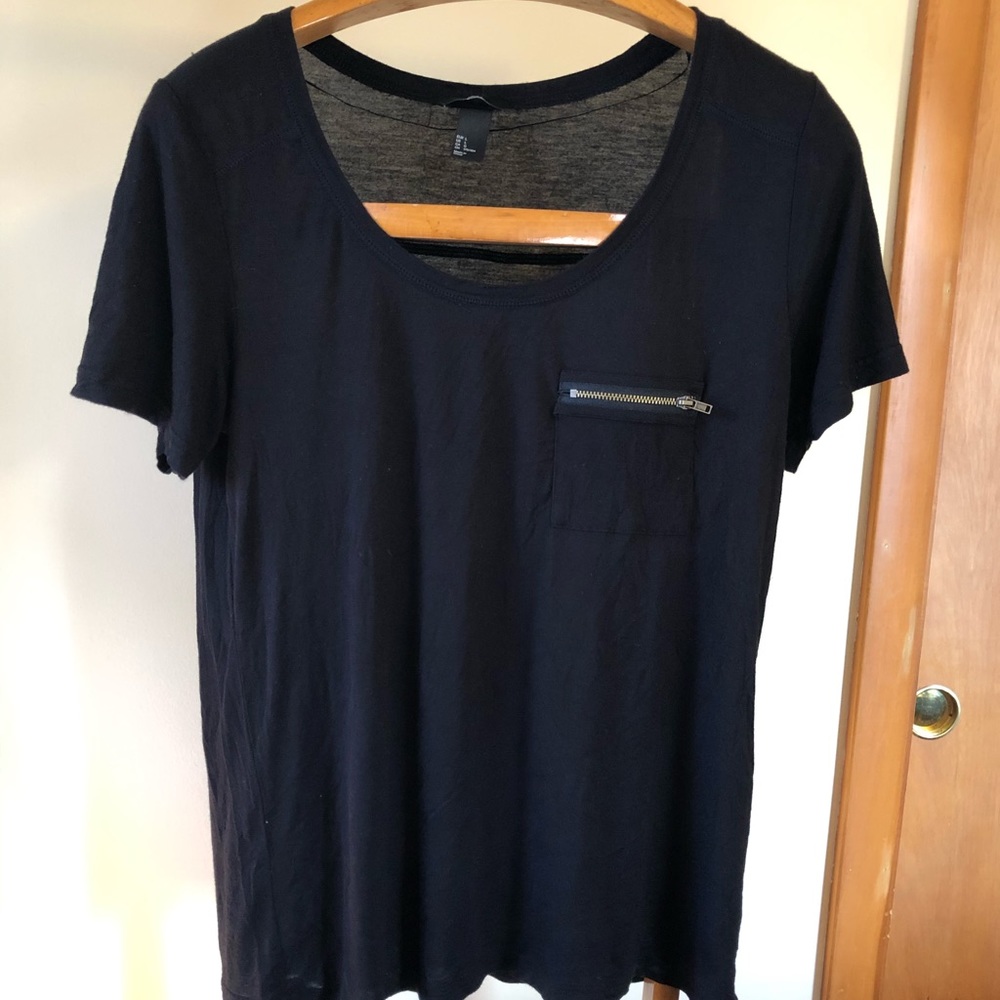 EUC H&M zipper pocket tee